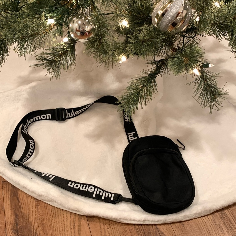 Lululemon crossbody
